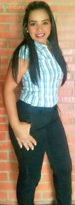 Date this attractive Venezuela girl Lily from Lara VE1967