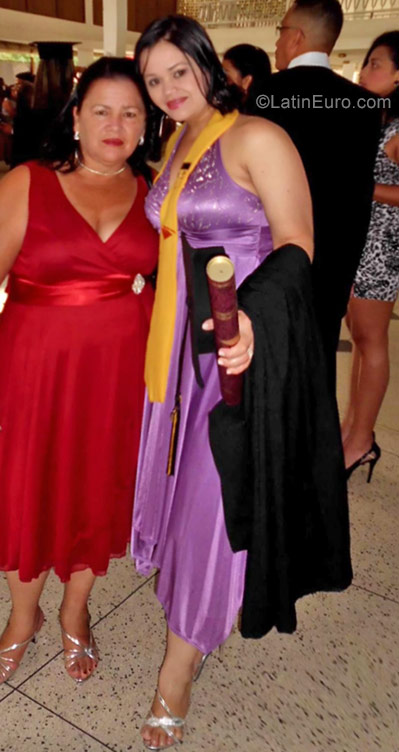 Date this foxy Venezuela girl Maria from Caracas VE917