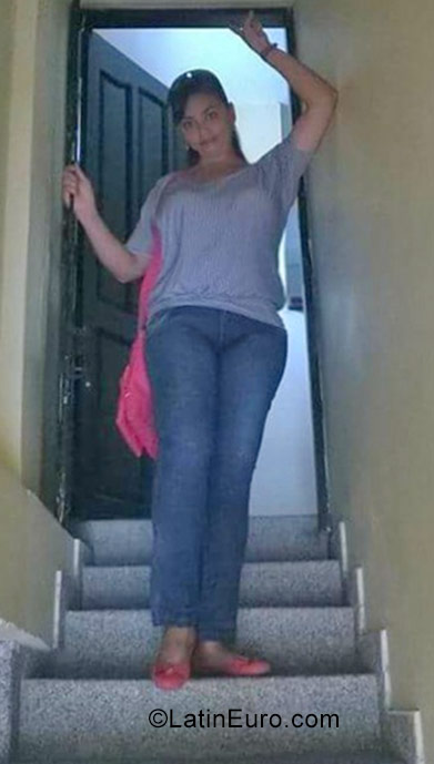 Date this young Colombia girl Monica from Barranquilla CO30849