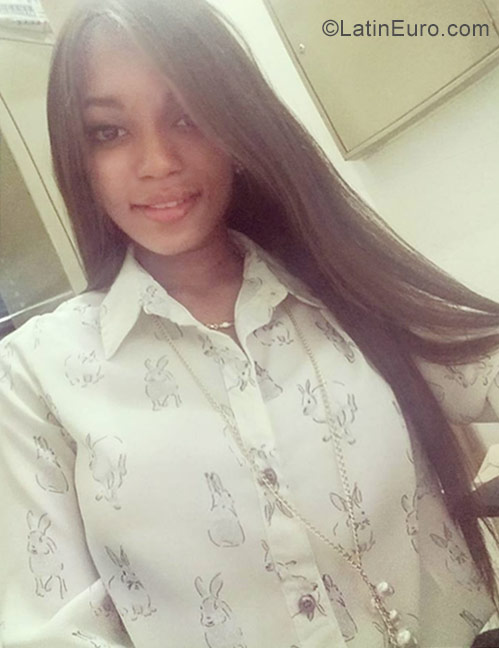 Date this athletic Dominican Republic girl Arlene from Santo Domingo DO31549