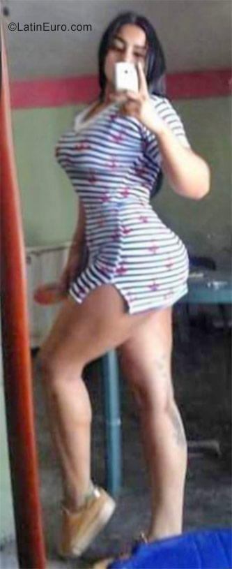 Date this hard body Venezuela girl Alexa from Barquisimeto VE931