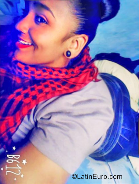 Date this young Venezuela girl Alejandra from Caracas VE948