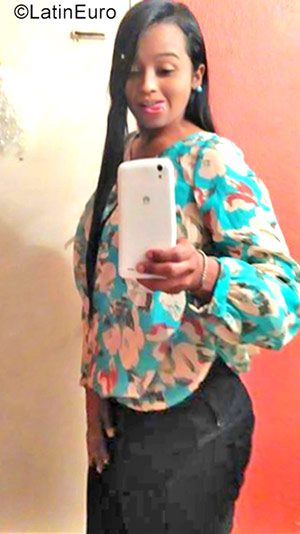 Date this foxy Venezuela girl Nairoby from Bogota VE953