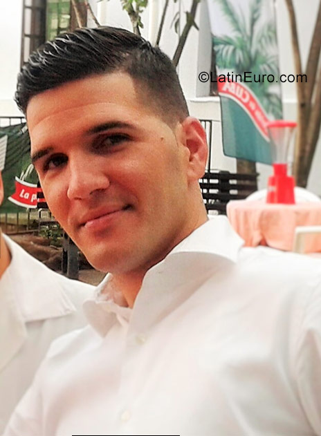 Date this pretty Peru man Migue from Lima PE1129