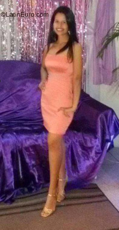 Date this happy Venezuela girl Paola from Maturin VE980