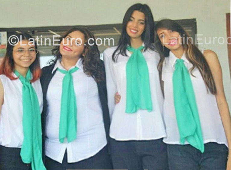 Date this sensual Venezuela girl Solangel from Maracaibo VE991