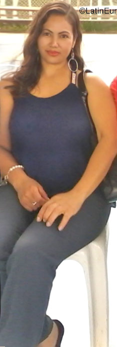 Date this young Peru girl Nadia from Lima PE1141