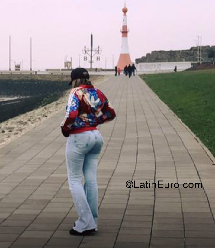 Date this funny Germany girl Camila from Bremen DE441