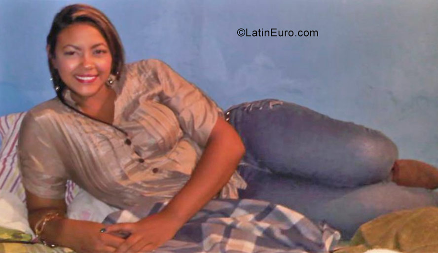 Date this stunning Venezuela girl Yera from Maturin VE1007