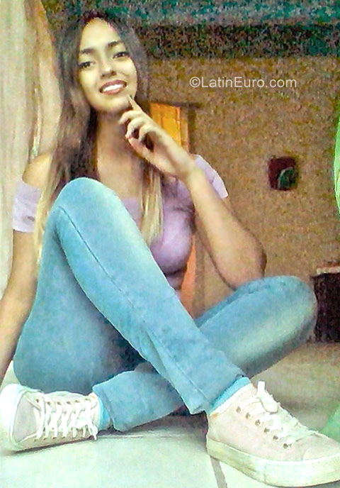 Date this funny Mexico girl Viridiana from Guadalajara MX1527
