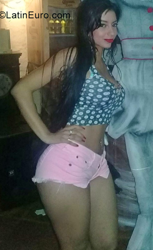 Date this lovely Colombia girl Saral from Medellin CO30450