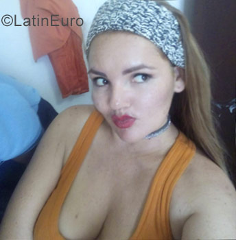 Date this attractive Venezuela girl Alexandra from Caracas VE1022