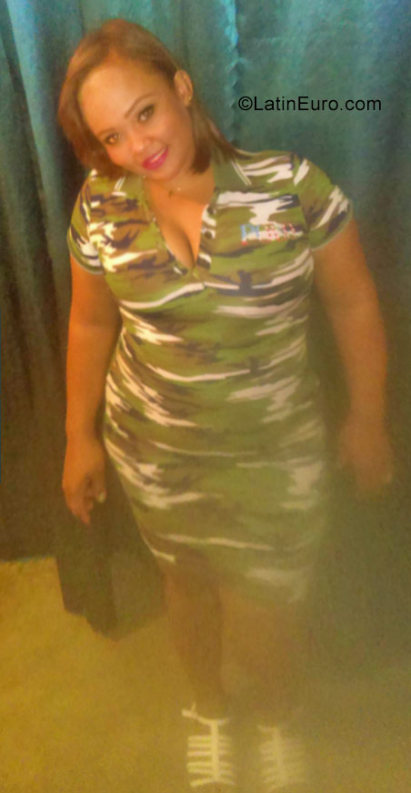 Date this delightful Dominican Republic girl Yanelis from Santiago DO30536