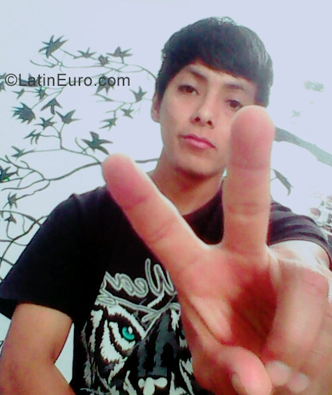 Date this good-looking Peru man Carlos from Trujillo PE1147