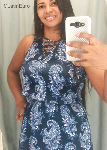 Date this tall Brazil girl Cassia from Vitoria BR10329