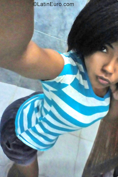 Date this hot Venezuela girl Yirelis from Caracas VE1029