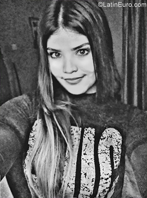Date this georgeous Venezuela girl Alexandra from Maracay VE1031