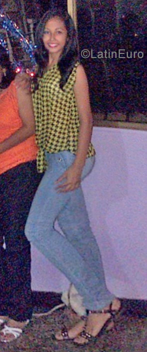 Date this charming Venezuela girl Marissa from Caracas VE1032