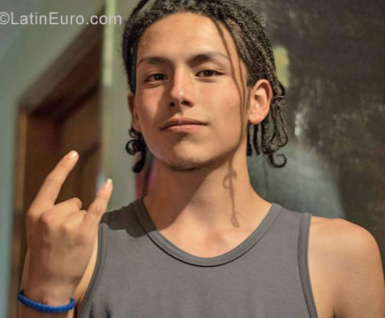 Date this beautiful Colombia man Andre from Bogota CO22606