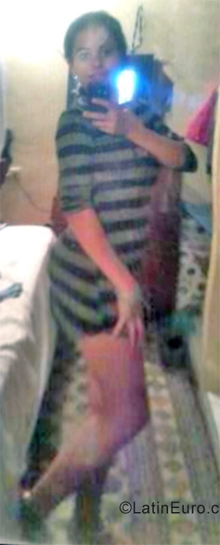 Date this beautiful Venezuela girl Ximena Maria from Valencia VE1038