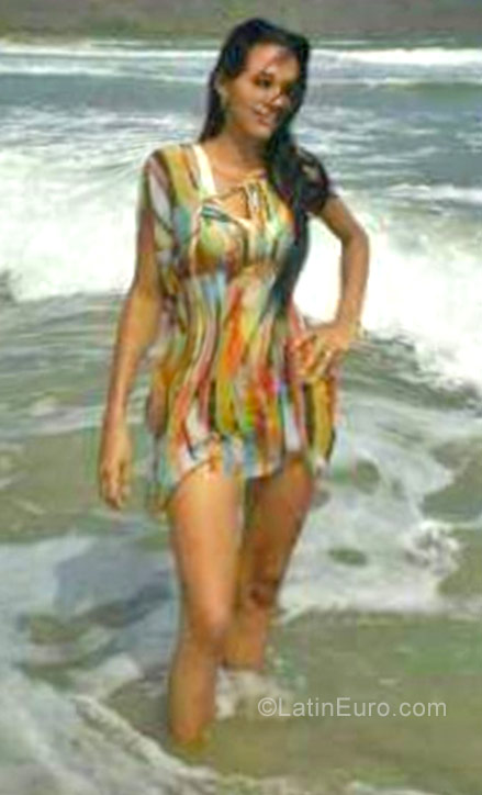 Date this cute Venezuela girl Darverlys from Valencia VE1058