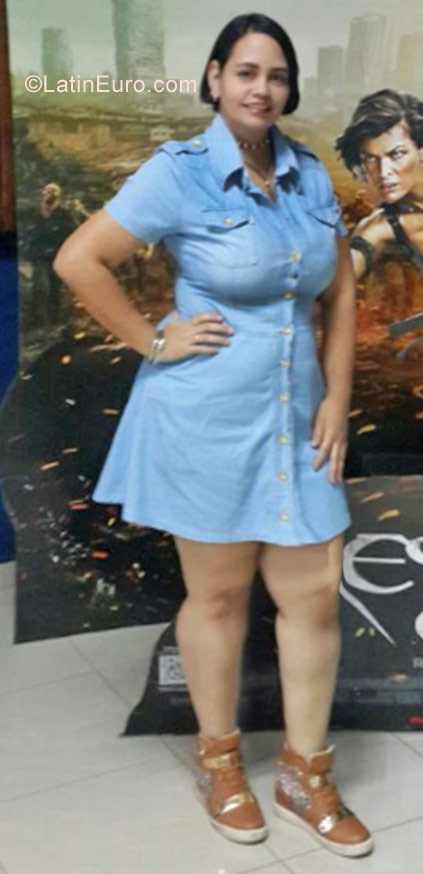 Date this georgeous Venezuela girl Andrea from Maracay VE1067