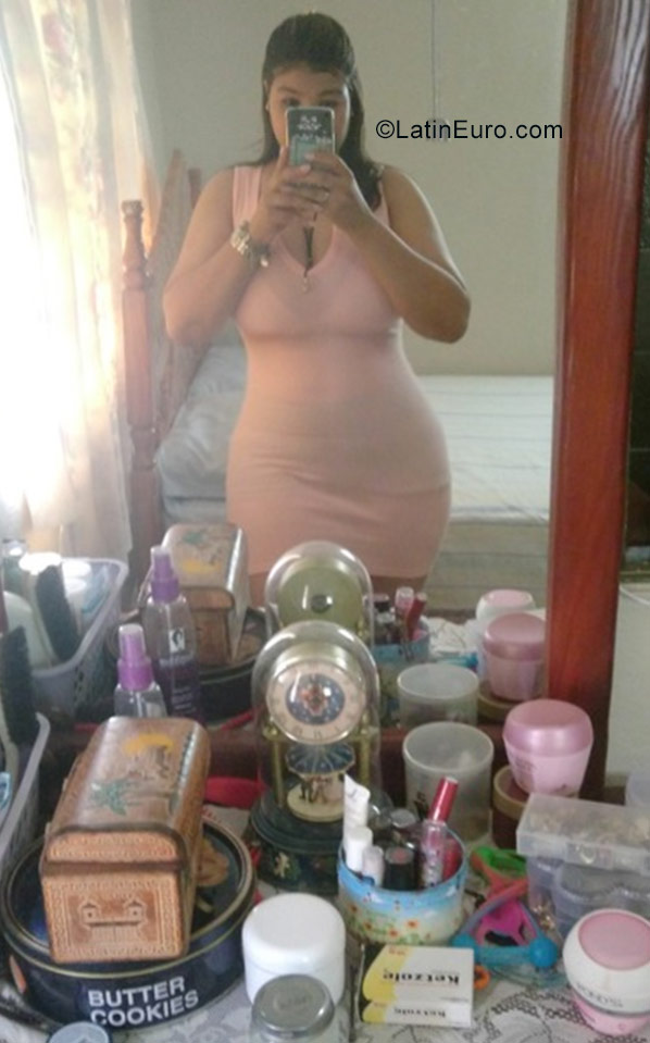 Date this passionate Dominican Republic girl Alexandra from Santigo DO32871