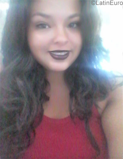 Date this nice looking Ecuador girl Anabella from Guayaquil EC221