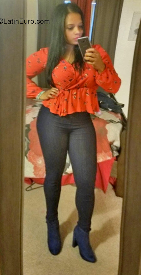 Date this hot United States girl Luisa from San jose US20767