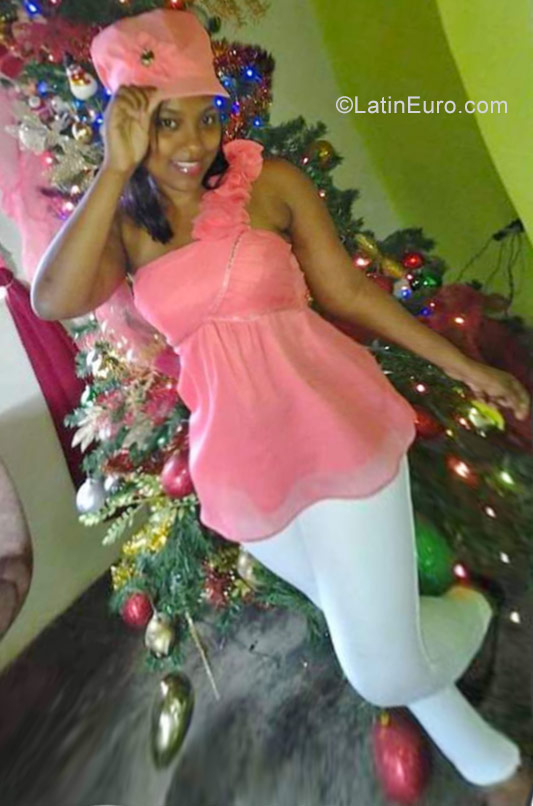 Date this attractive Dominican Republic girl Aurelia from Santiago DO30797