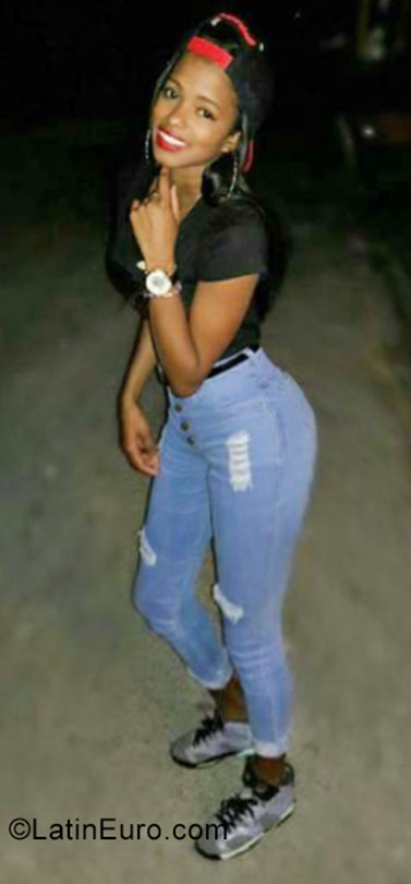Date this charming Dominican Republic girl Yuleisi from Higuey DO30868