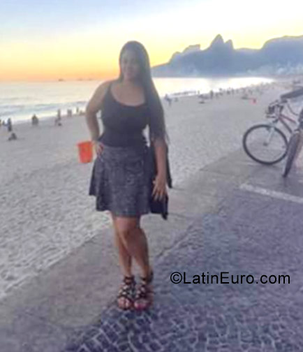 Date this foxy Brazil girl Thais from Rio de Janeiro BR10668