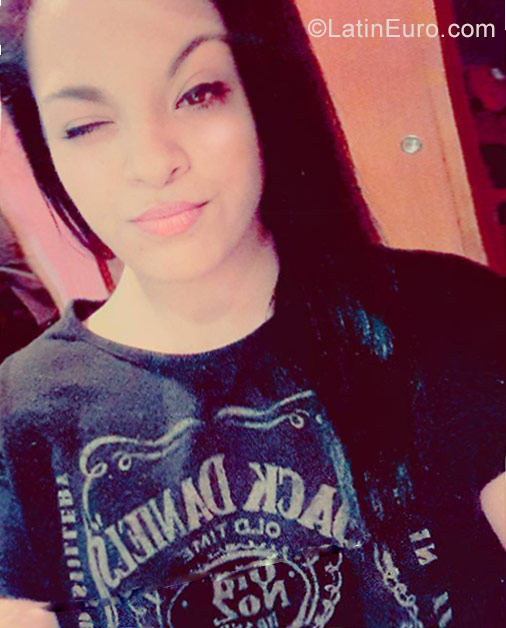 Date this passionate Argentina girl Estefania from Buenos Aires AR114