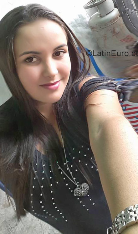 Date this lovely Venezuela girl Laura from Barinas VE1175