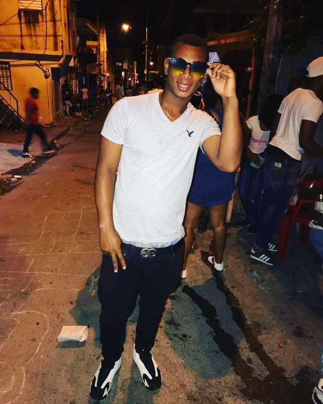 Date this fun Dominican Republic man Edward alberto from Santo Domingo DO30951