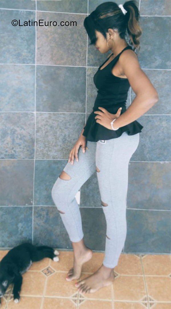 Date this fun Dominican Republic girl Jean from Santo Domingo DO30963
