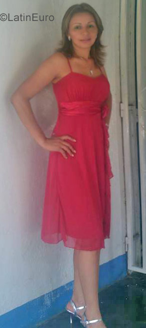 Date this tall Venezuela girl Elizabeth from Barinas VE1202