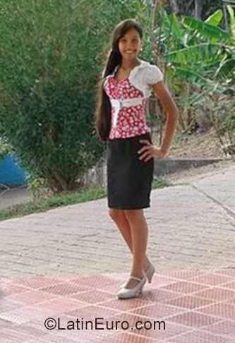 Date this beautiful Venezuela girl Scarleth from Barquisimeto VE1204