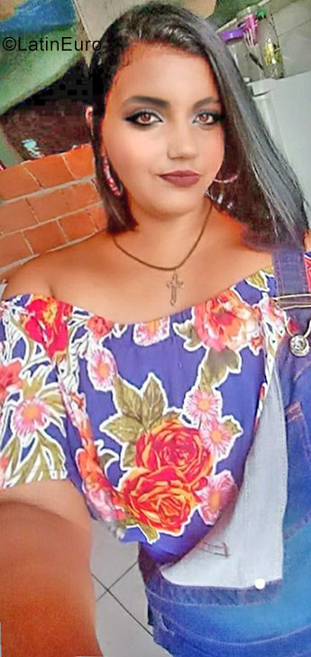 Date this foxy Brazil girl Ana from Rio de Janeiro BR10387