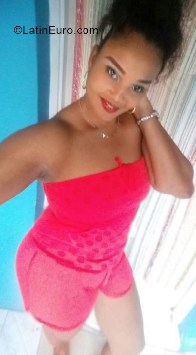 Date this charming Jamaica girl Vanilla cookie from Kingston JM2537