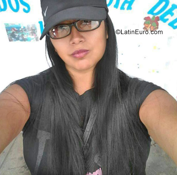 Date this hard body Peru girl Silvia from Lima PE1189
