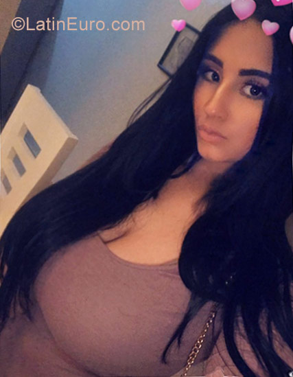 Date this georgeous Dominican Republic girl Beatrice from Santiago DO31094