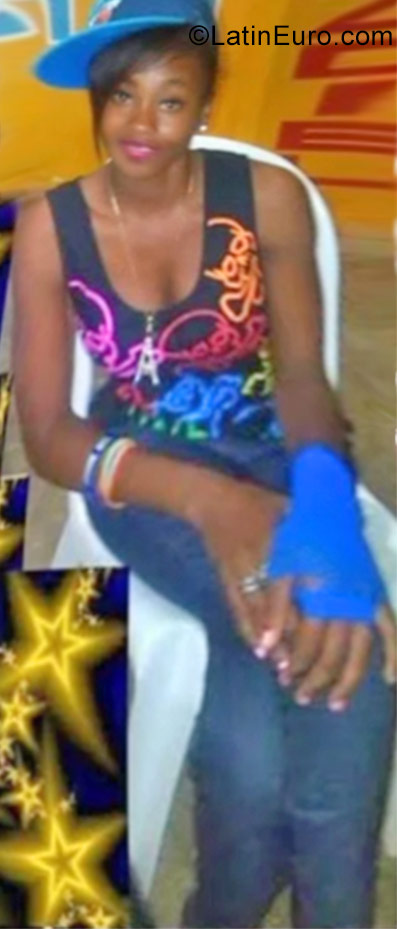 Date this sultry Dominican Republic girl Gisselle from Santo Domingo DO31183