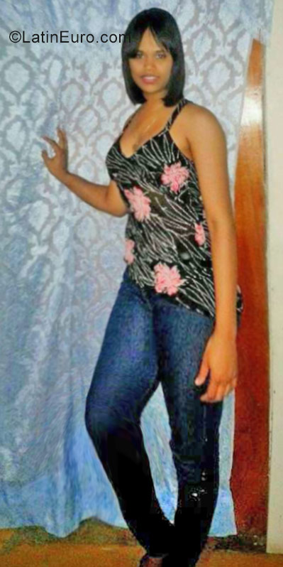 Date this young England girl Perfil Eliminado. from Marbella, España DO31189
