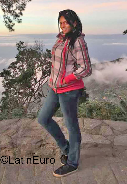 Date this fun Venezuela girl Ana from Caracas VE1258