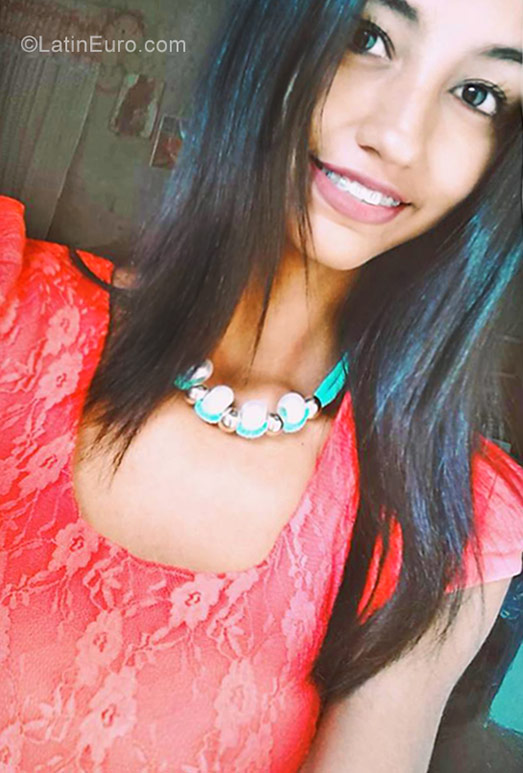 Date this good-looking Venezuela girl Esther from Maracay VE1264