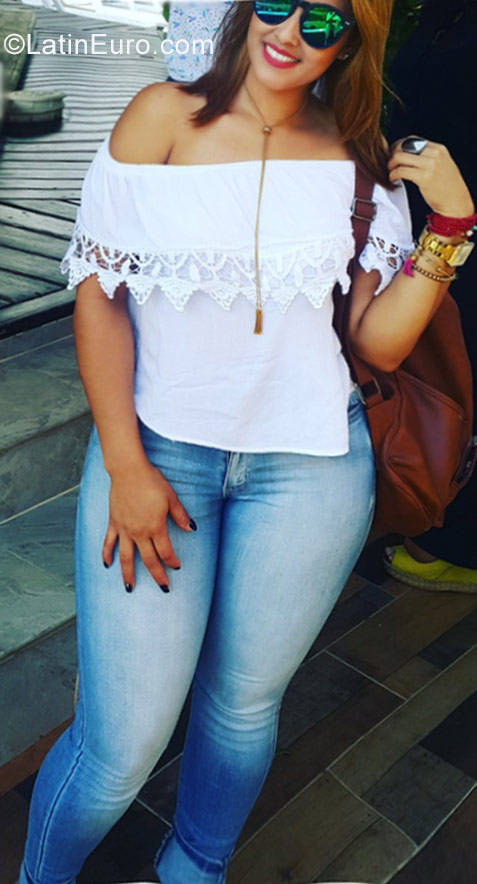 Date this nice looking Dominican Republic girl Jenni from Santiago DO31213