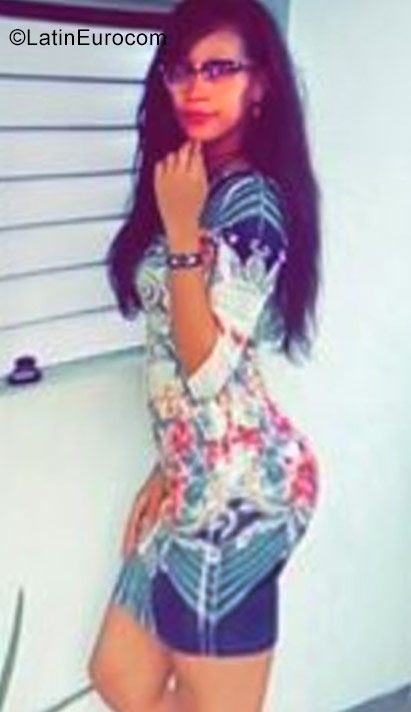 Date this voluptuous Dominican Republic girl Elizabeth from San Pedro De Macoris DO31218