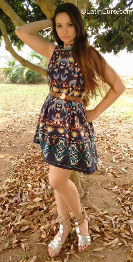 Date this attractive Brazil girl Tatiana from Rio de Janeiro BR10415
