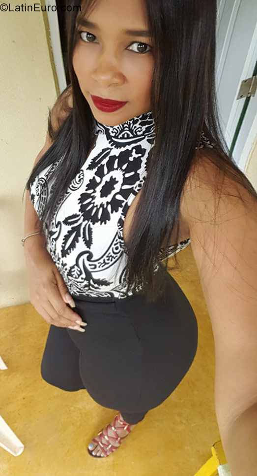 Date this beautiful Dominican Republic girl Margarita from Santiago DO31263